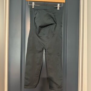 Blanqi Maternity Belly Support Capri Leggings